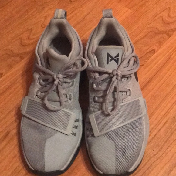 Nike - Picture 4 of 8